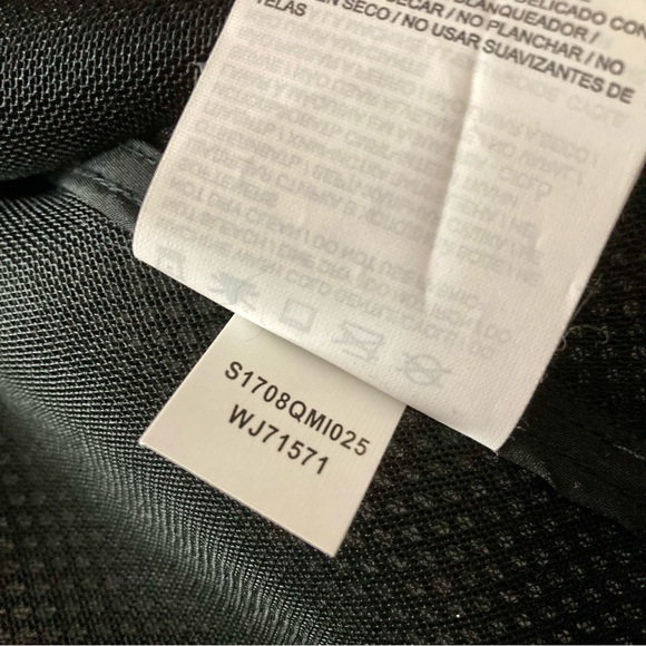 New Balance Women’s Polyester Mesh Bomber jacket 24/7 In Black Size Medium - Picture 12 of 13